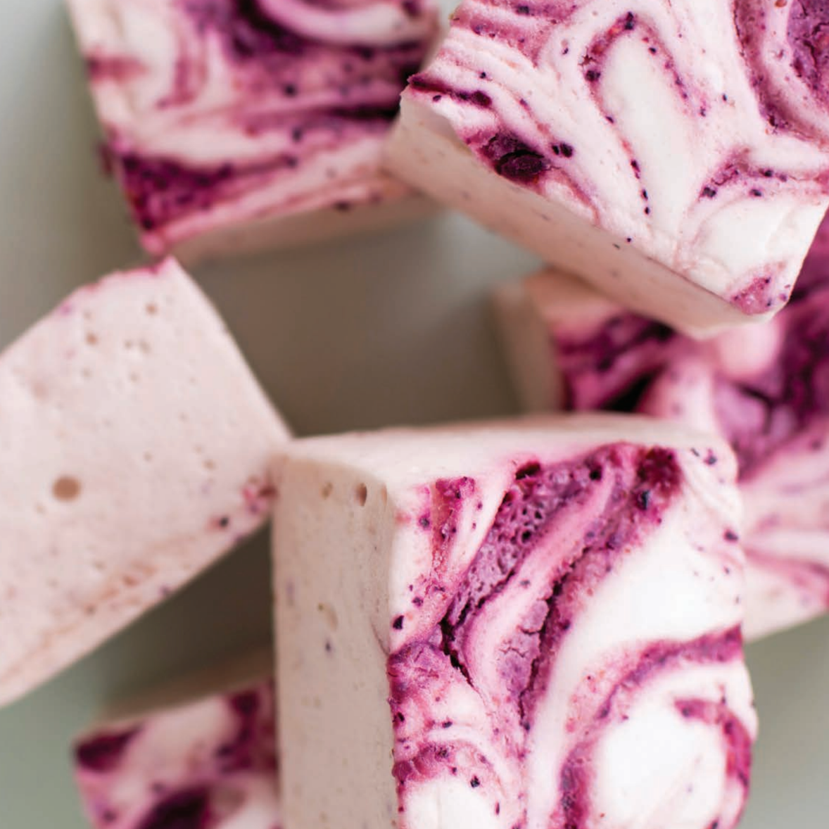 Healthy Homemade Marshmallows Recipe (Naturally Sweetened Gelatin Marshmallows for Gut Health)