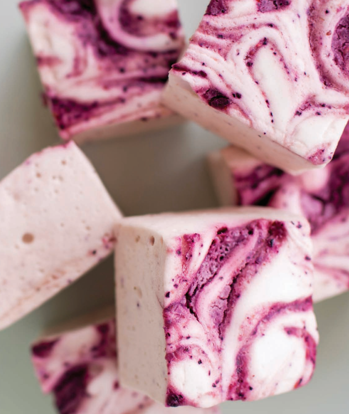 Healthy Homemade Marshmallows Recipe (Naturally Sweetened Gelatin Marshmallows for Gut Health)